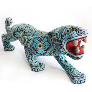 Arte Huichol Exclusivo en Madera: Una Pieza Única de Colección