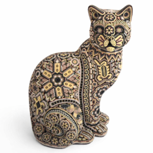 Gato con Intervención de Arte Huichol