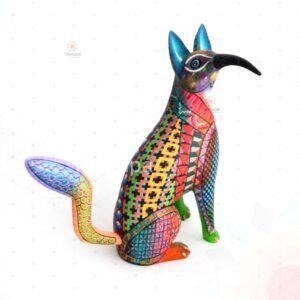 Alebrije de colección: fusión de un zorro y un colibrí