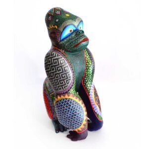 Gorila de alebrije realizzado por artesanos de Oaxaca