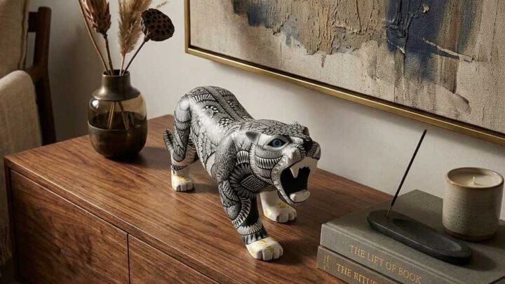 Jaguar caminando de alebrije