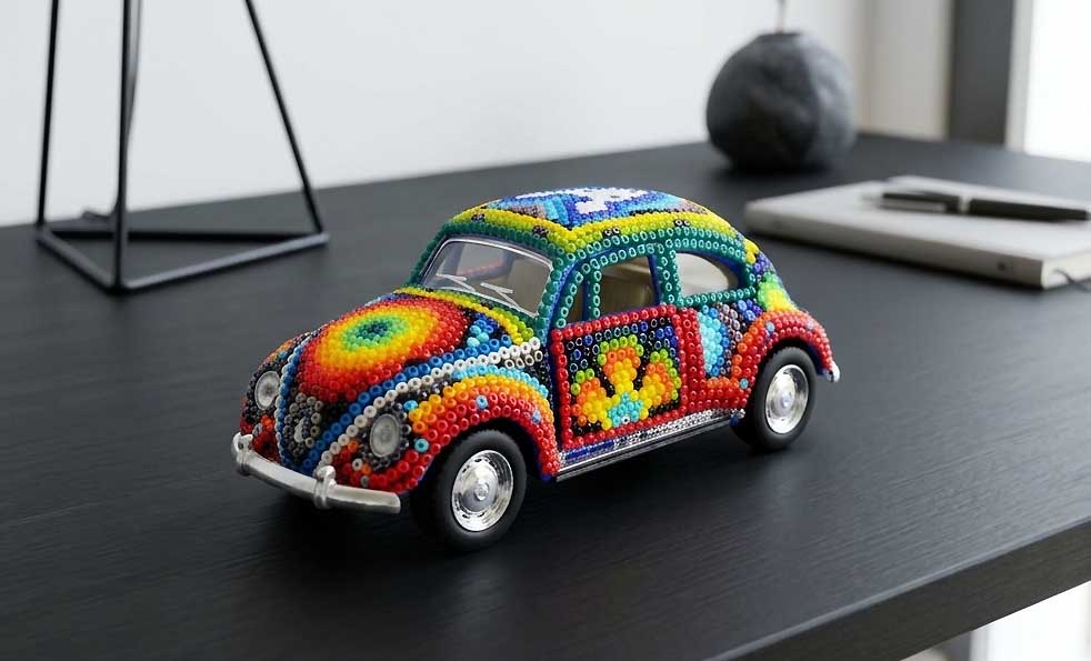 Vochito de arte huichol - Vochol
