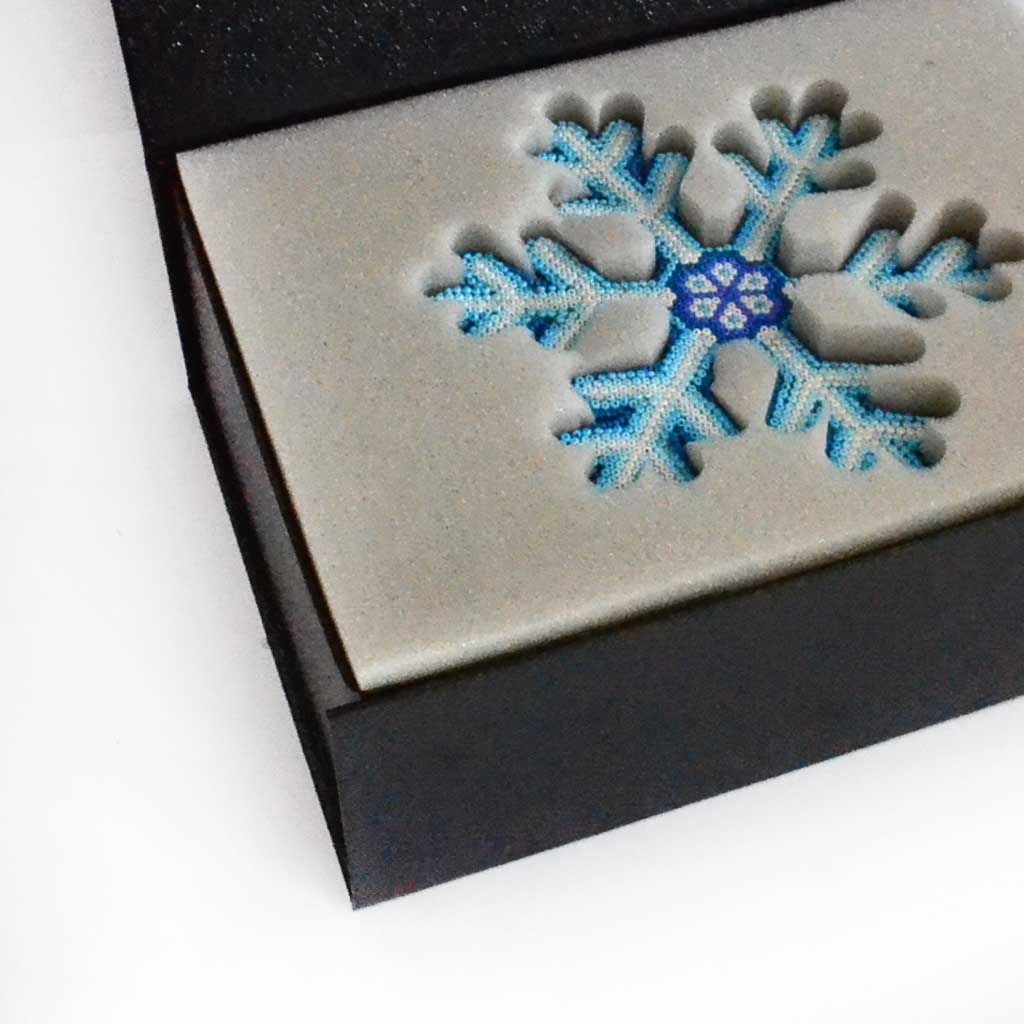 ウイチョル芸術の手作り雪の結晶 – エレガントなクリスマス装飾