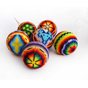 Juego de esferas con variedad de diseños - Arte Huichol