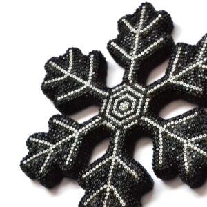 Copo de nieve con arte huichol
